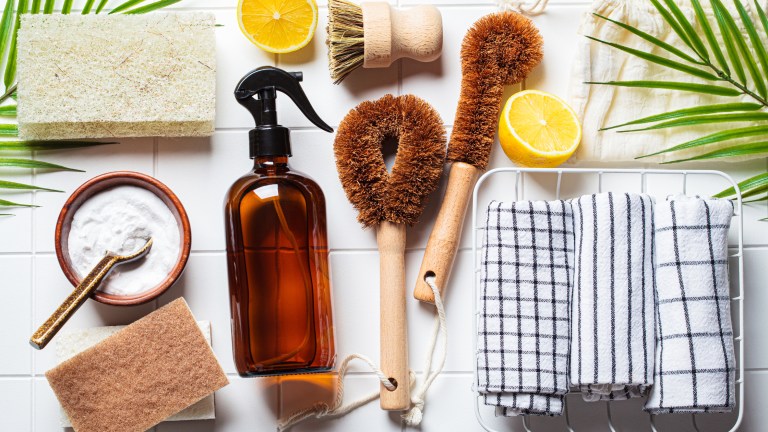 Eco-Friendly cleaning- Homemade cleaning products (Canva)