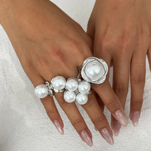 Elegant Imitation Pearl Ring - Image 3
