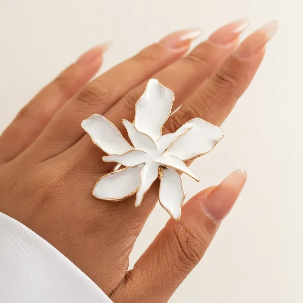 Bohemian White Flower Starfish Rings - Image 4