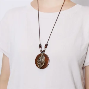 Vintage Wooden Bead Pendant Necklace